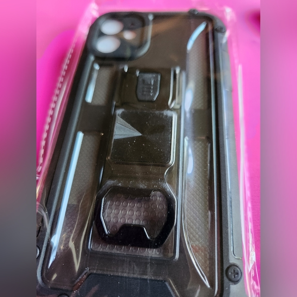 iphone 11 case with kickstand and corkscrew